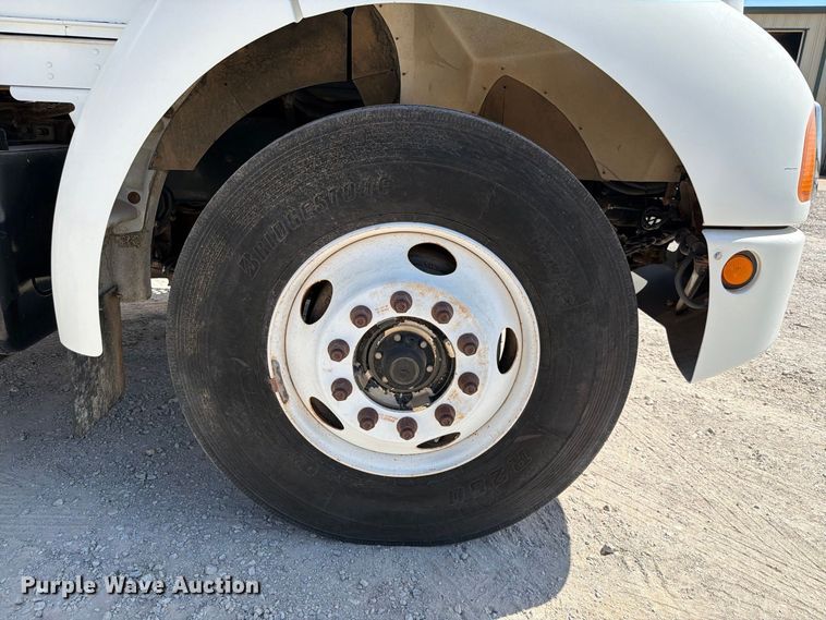 image for item EW8811 2003 Kenworth T300 utility / service truck
