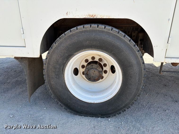 image for item EW8811 2003 Kenworth T300 utility / service truck