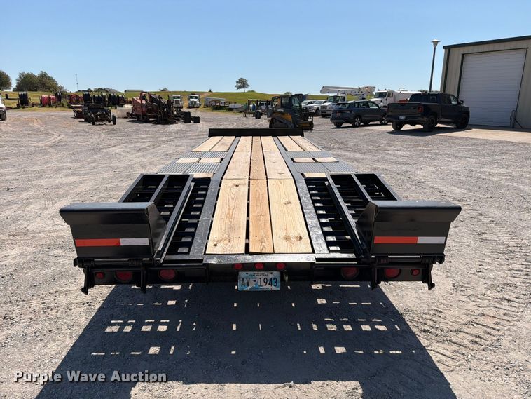 image for item EW8814 2009 Interstate 20DT equipment trailer