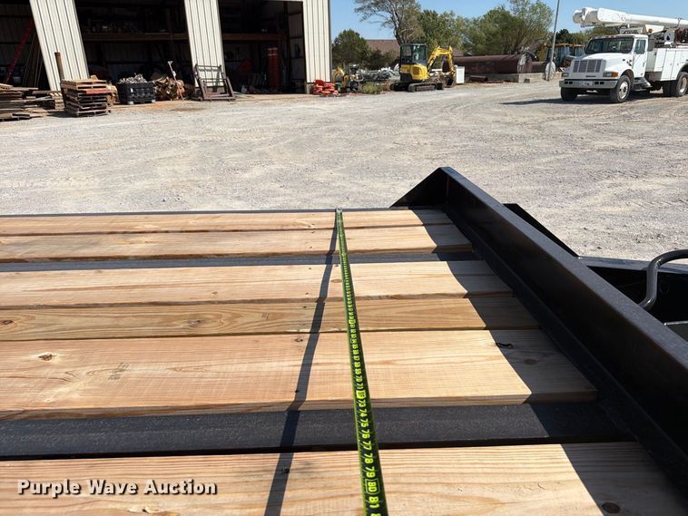 image for item EW8814 2009 Interstate 20DT equipment trailer