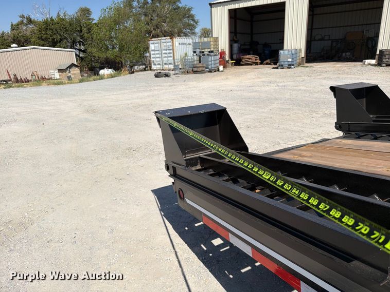image for item EW8814 2009 Interstate 20DT equipment trailer