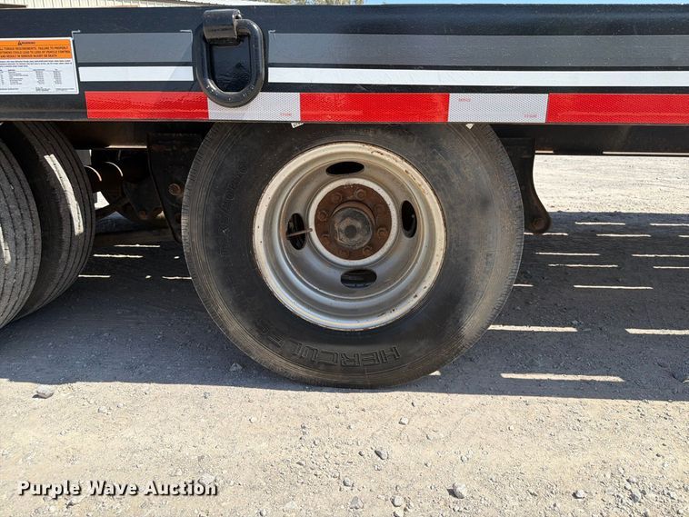 image for item EW8814 2009 Interstate 20DT equipment trailer