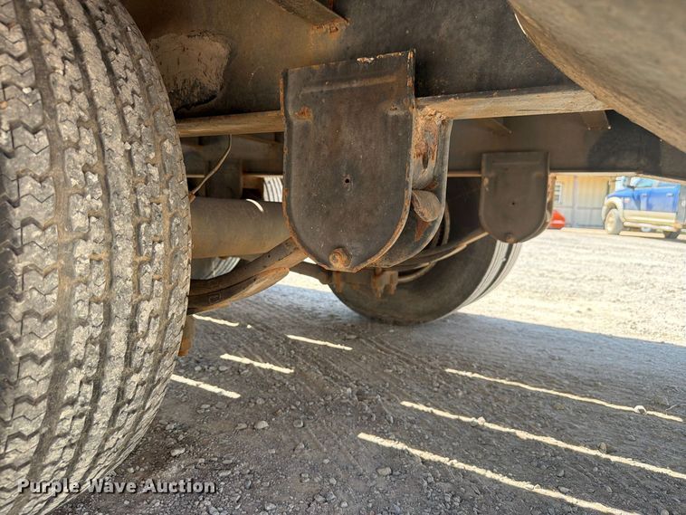 image for item EW8814 2009 Interstate 20DT equipment trailer