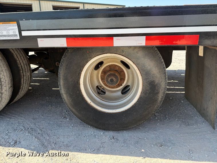 image for item EW8814 2009 Interstate 20DT equipment trailer