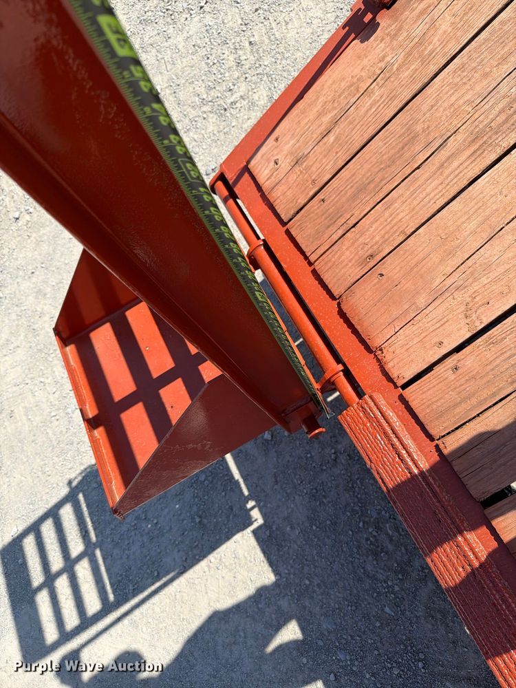 image for item EW8821 2001 Interstate equipment trailer