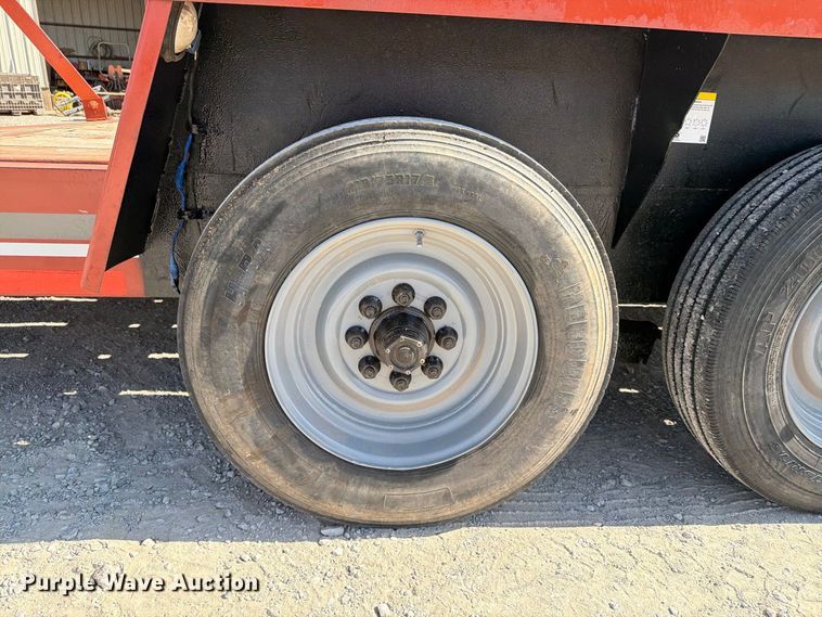 image for item EW8821 2001 Interstate equipment trailer