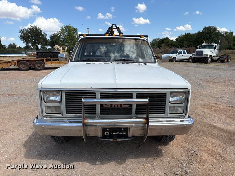 image for item EW8891 1986 GMC Sierra 3500 winch truck