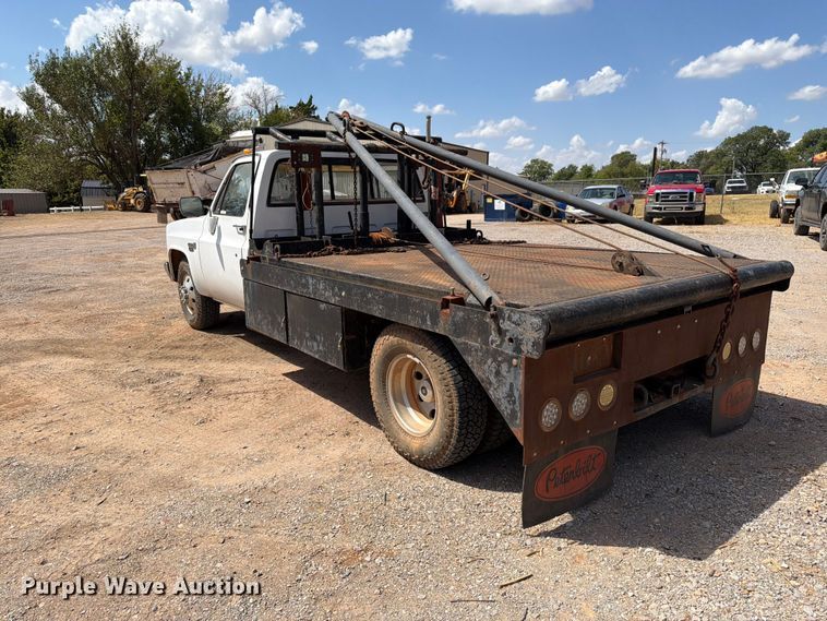image for item EW8891 1986 GMC Sierra 3500 winch truck