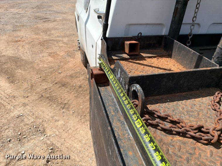 image for item EW8891 1986 GMC Sierra 3500 winch truck