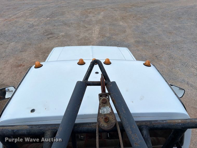 image for item EW8891 1986 GMC Sierra 3500 winch truck