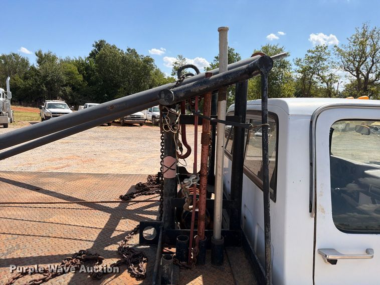 image for item EW8891 1986 GMC Sierra 3500 winch truck
