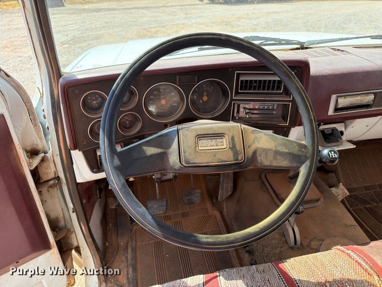 image for item EW8891 1986 GMC Sierra 3500 winch truck