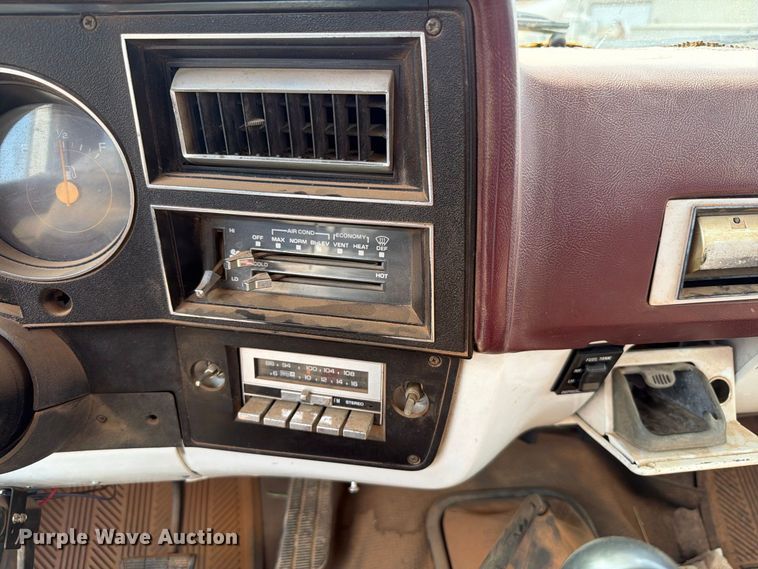 image for item EW8891 1986 GMC Sierra 3500 winch truck