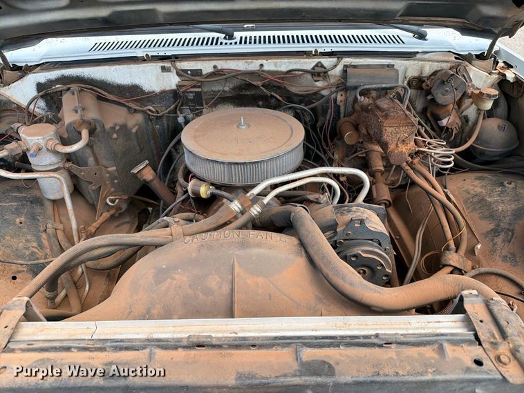 image for item EW8891 1986 GMC Sierra 3500 winch truck