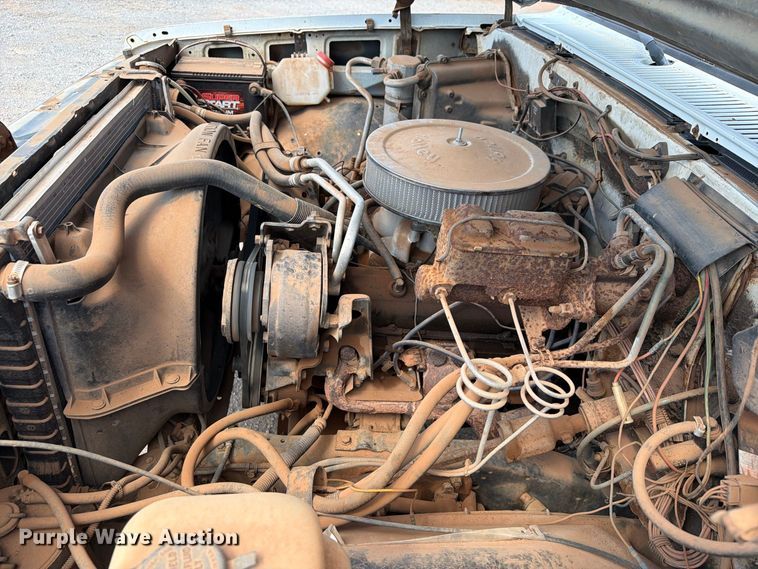 image for item EW8891 1986 GMC Sierra 3500 winch truck