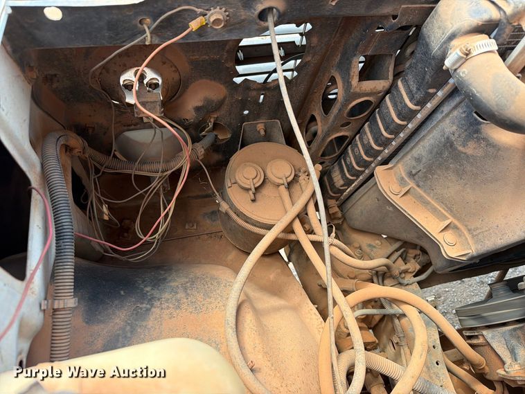 image for item EW8891 1986 GMC Sierra 3500 winch truck