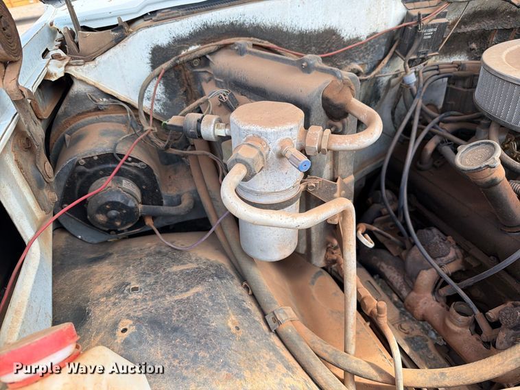 image for item EW8891 1986 GMC Sierra 3500 winch truck