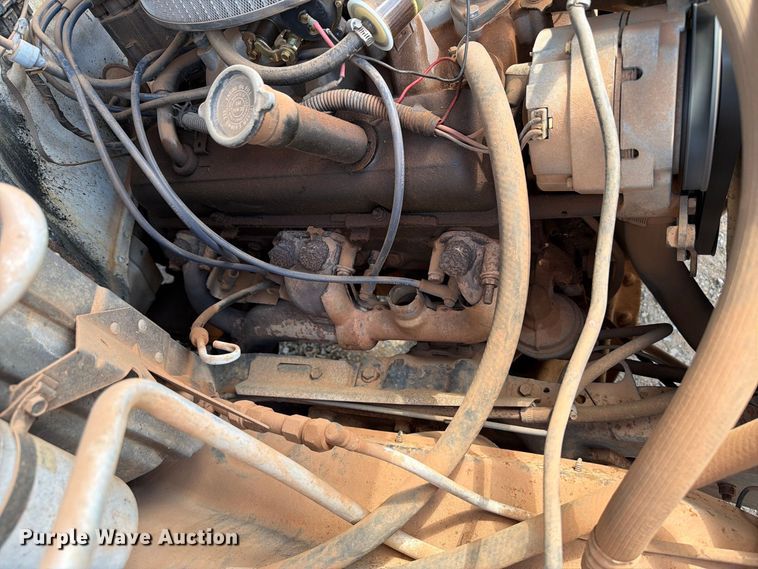 image for item EW8891 1986 GMC Sierra 3500 winch truck