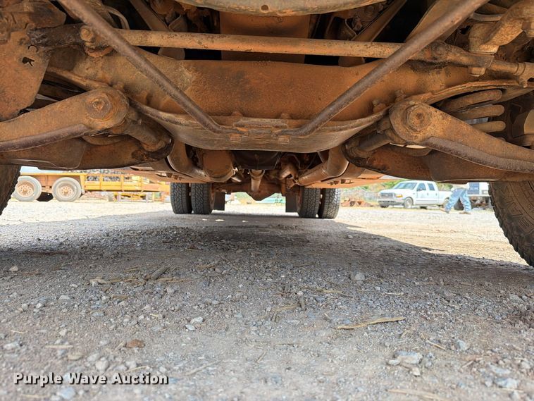 image for item EW8891 1986 GMC Sierra 3500 winch truck