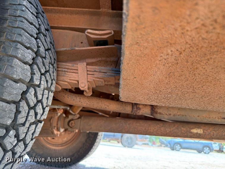 image for item EW8891 1986 GMC Sierra 3500 winch truck