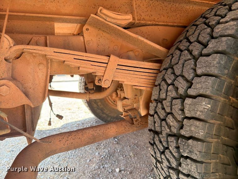 image for item EW8891 1986 GMC Sierra 3500 winch truck