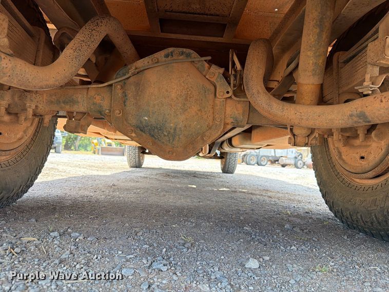 image for item EW8891 1986 GMC Sierra 3500 winch truck