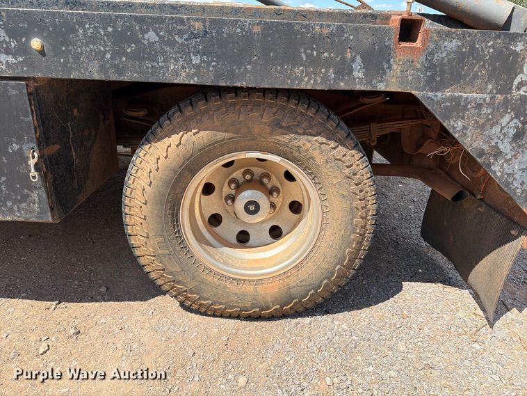 image for item EW8891 1986 GMC Sierra 3500 winch truck