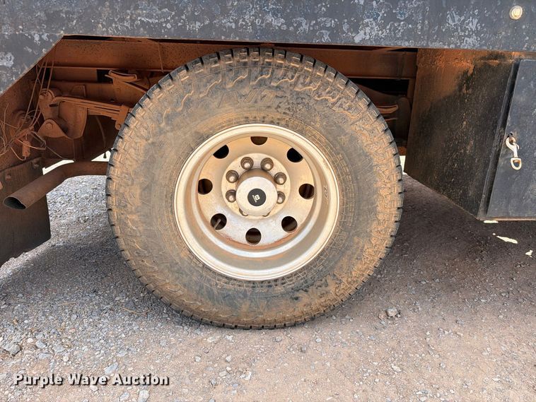 image for item EW8891 1986 GMC Sierra 3500 winch truck