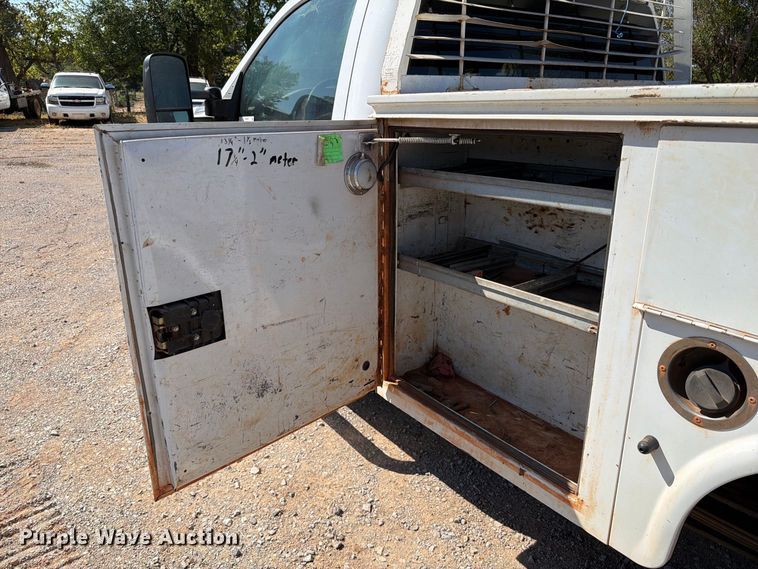 image for item EW8892 2010 Chevrolet Silverado 2500HD utility bed pickup truck