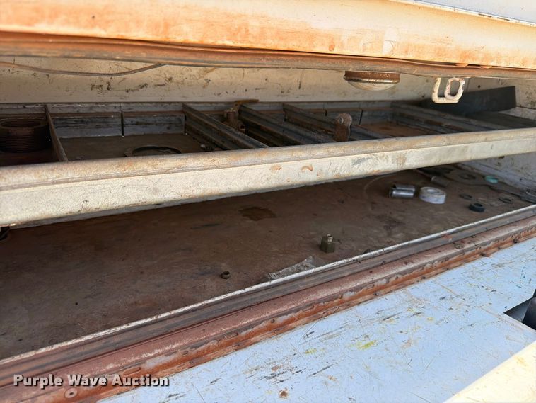 image for item EW8892 2010 Chevrolet Silverado 2500HD utility bed pickup truck
