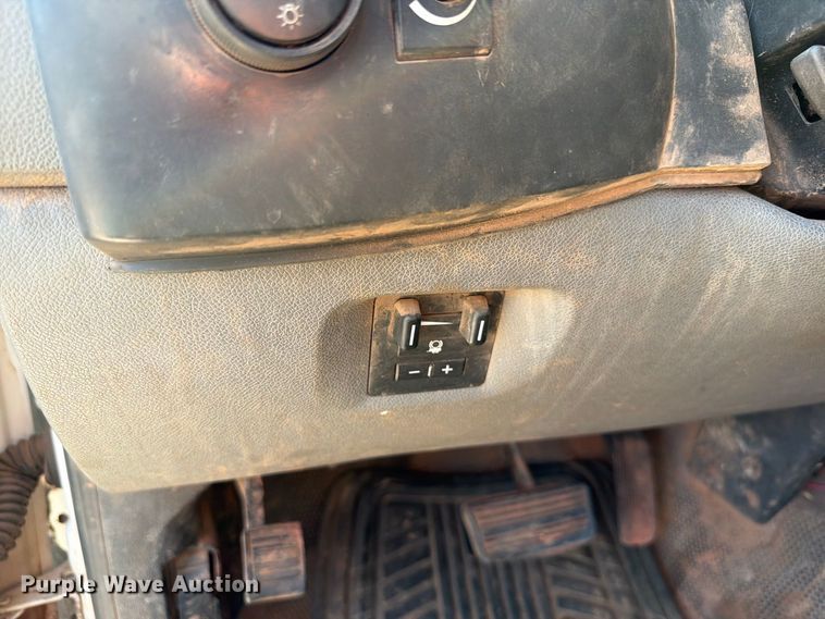 image for item EW8892 2010 Chevrolet Silverado 2500HD utility bed pickup truck