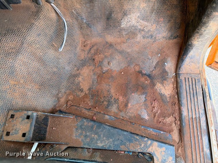 image for item EW8892 2010 Chevrolet Silverado 2500HD utility bed pickup truck