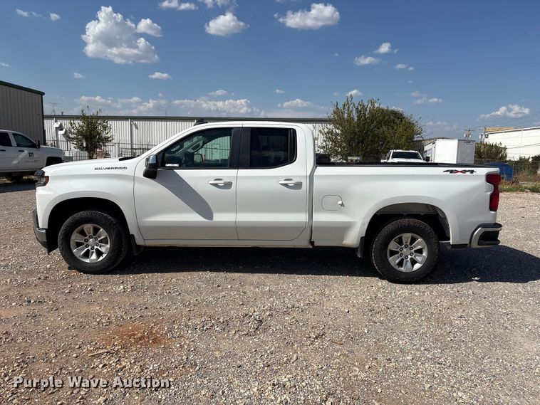 image for item EX0037 2020 Chevrolet Silverado 1500 Ext. Cab pickup truck