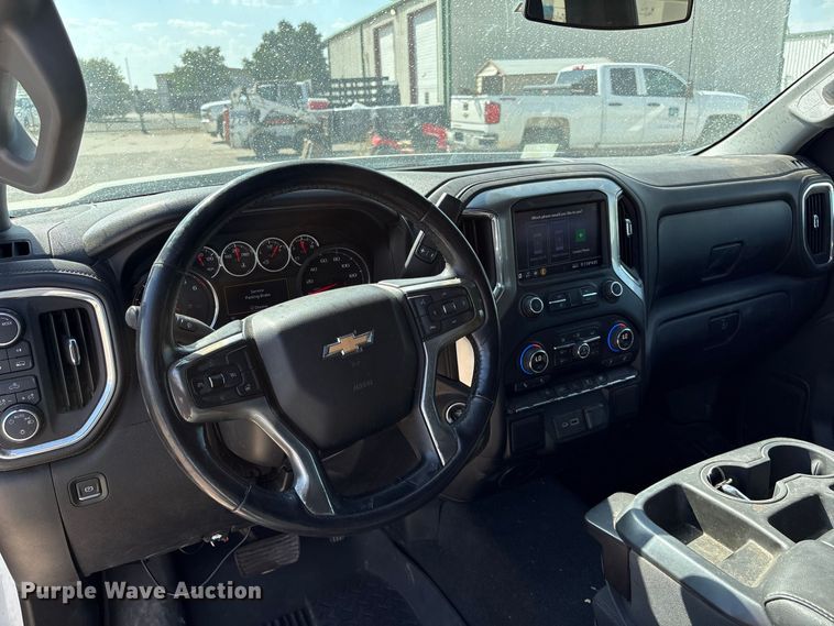 image for item EX0037 2020 Chevrolet Silverado 1500 Ext. Cab pickup truck