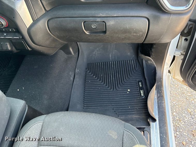 image for item EX0037 2020 Chevrolet Silverado 1500 Ext. Cab pickup truck