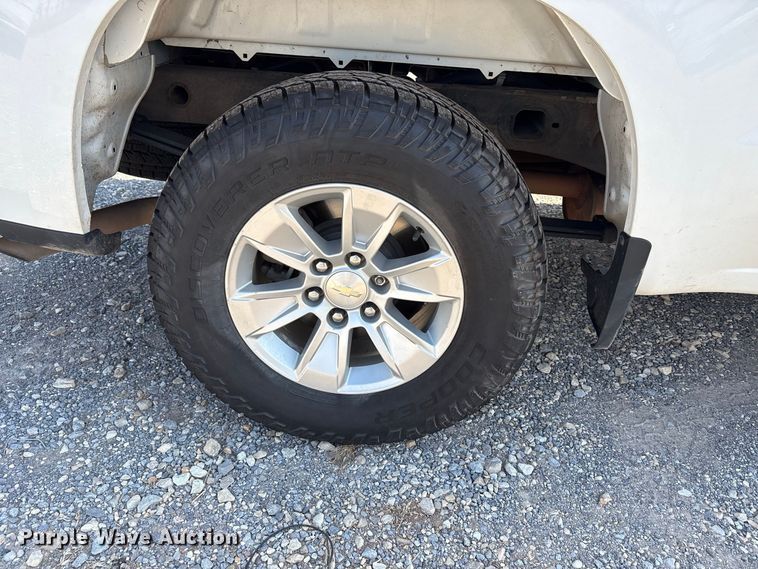 image for item EX0037 2020 Chevrolet Silverado 1500 Ext. Cab pickup truck