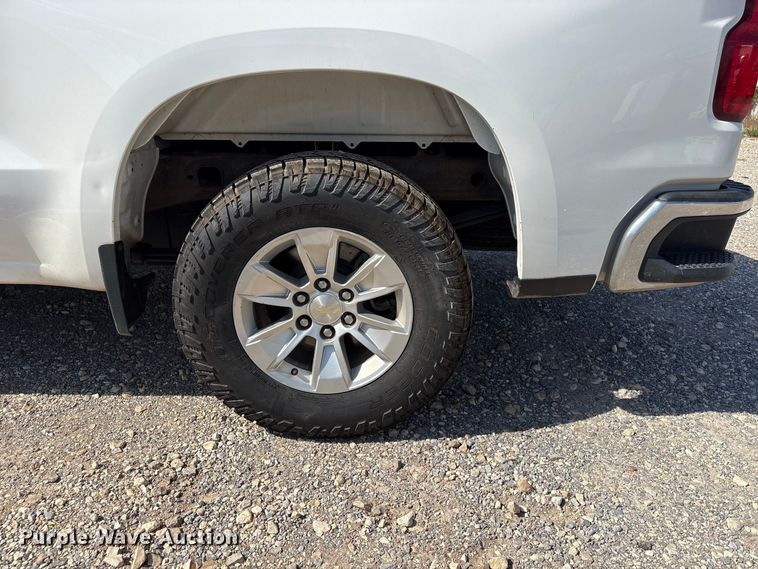 image for item EX0037 2020 Chevrolet Silverado 1500 Ext. Cab pickup truck