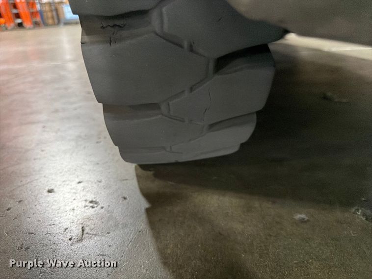 image for item EX0507 2020 Toyota 8FGU32 forklift