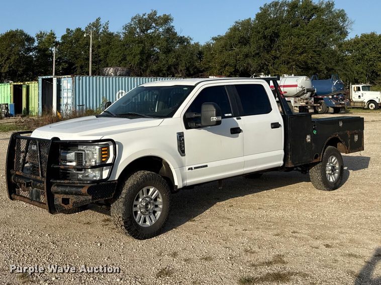 2019 Ford F250 Super Duty Crew Cab flatbed pickup truck