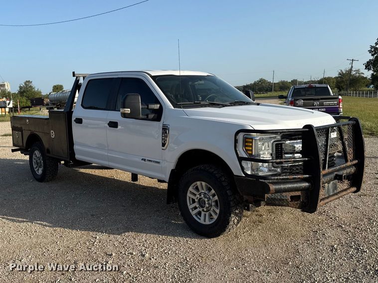 image for item EX2230 2019 Ford F250 Super Duty Crew Cab flatbed pickup truck