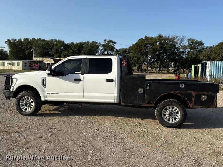 image for item EX2230 2019 Ford F250 Super Duty Crew Cab flatbed pickup truck