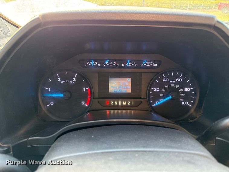 image for item EX2230 2019 Ford F250 Super Duty Crew Cab flatbed pickup truck