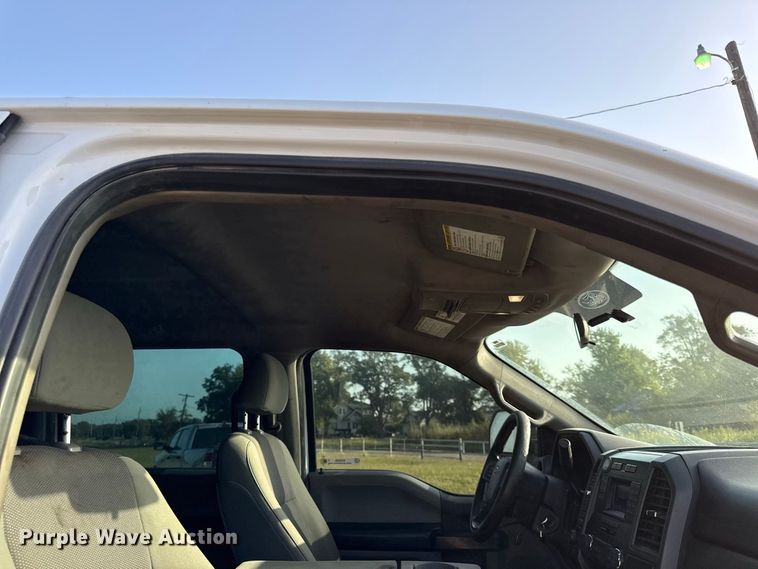 image for item EX2230 2019 Ford F250 Super Duty Crew Cab flatbed pickup truck