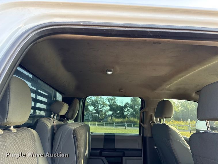 image for item EX2230 2019 Ford F250 Super Duty Crew Cab flatbed pickup truck