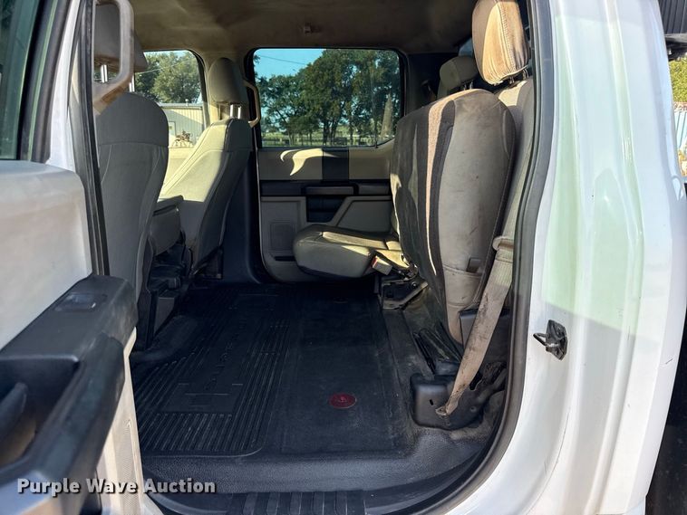 image for item EX2230 2019 Ford F250 Super Duty Crew Cab flatbed pickup truck