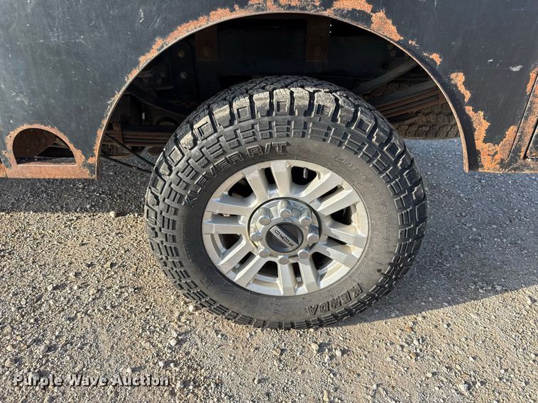 image for item EX2230 2019 Ford F250 Super Duty Crew Cab flatbed pickup truck
