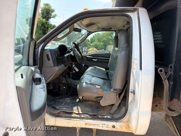 image for item EX2585 2007 Ford F450 Super Duty dump truck