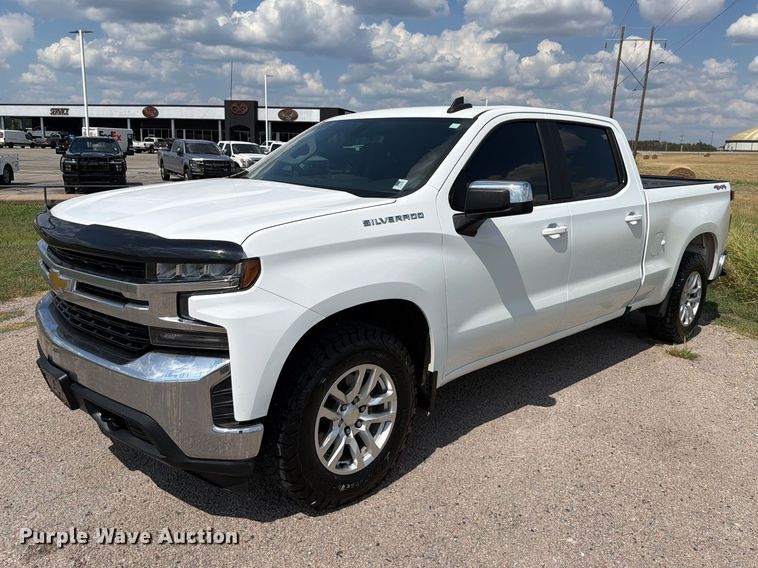2020 Chevrolet Silverado 1500 Crew Cab pickup truck