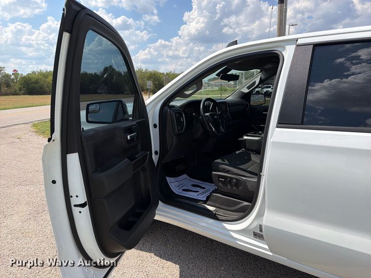 image for item EX2603 2020 Chevrolet Silverado 1500 Crew Cab pickup truck