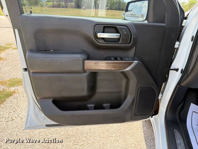 image for item EX2603 2020 Chevrolet Silverado 1500 Crew Cab pickup truck